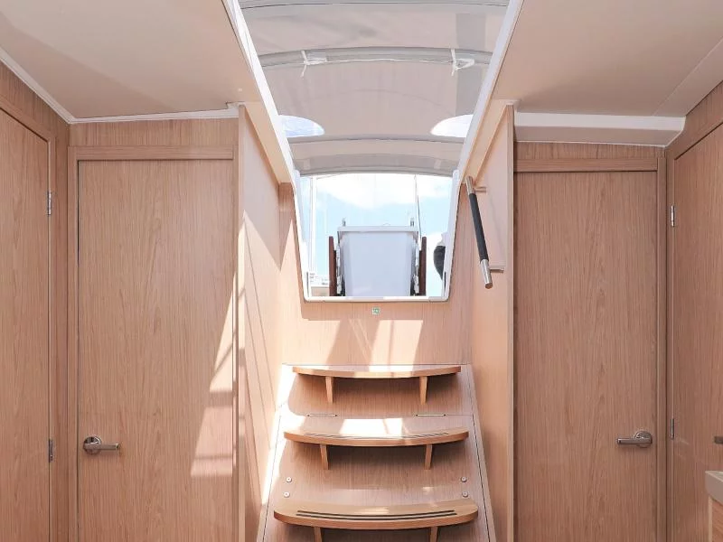 Oceanis 46.1 (MR.WHITE)  - 28