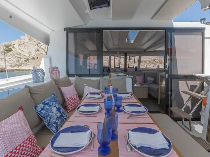 Fountaine Pajot Astréa 42 (Orestes)  - 2