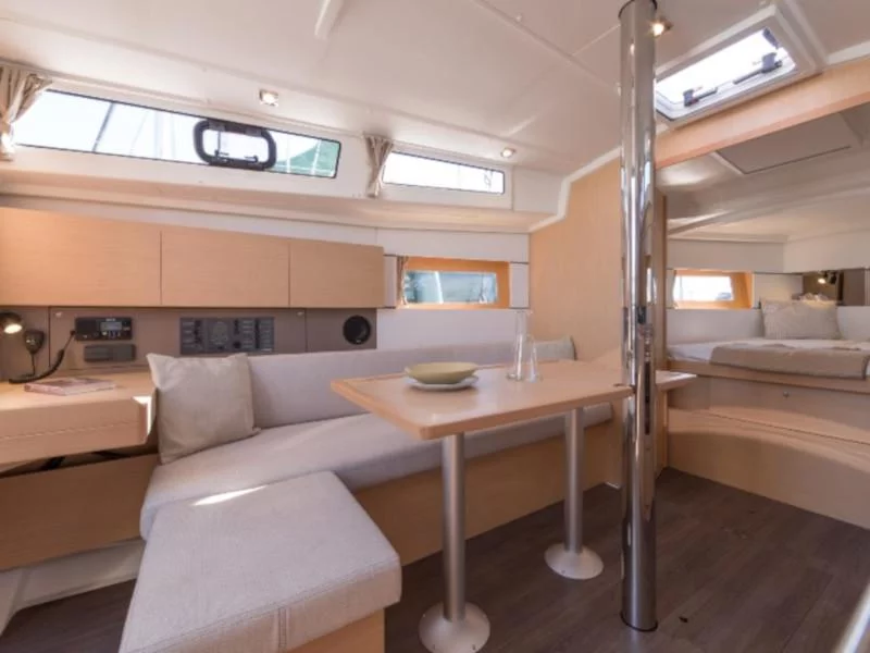 Oceanis 38.1 (Eleven) Interior image - 10