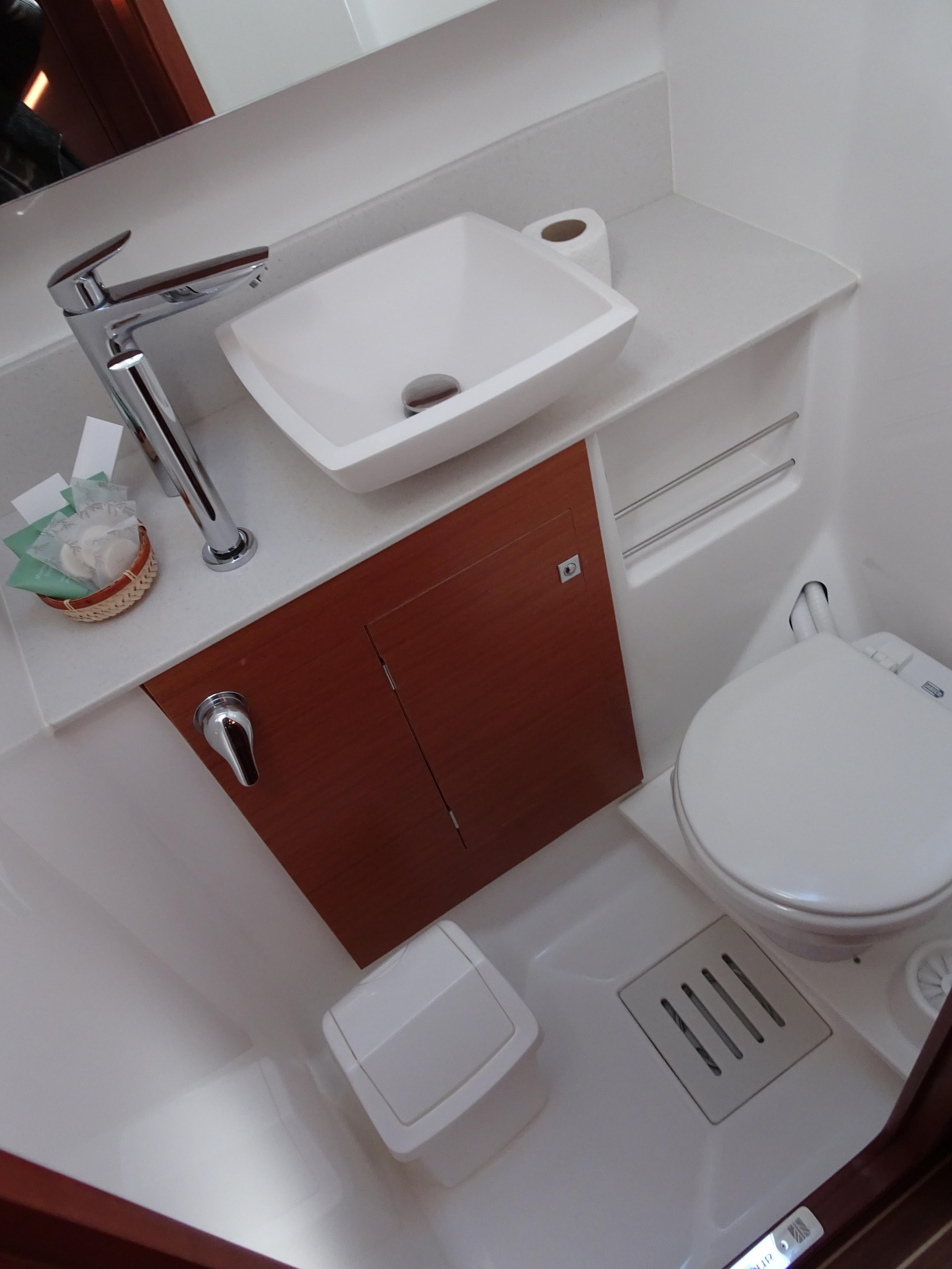 Dufour 56 Exclusive — photo 3