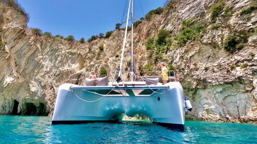 Lagoon 42 (Elysium crewed - VIP equipped)  - 11