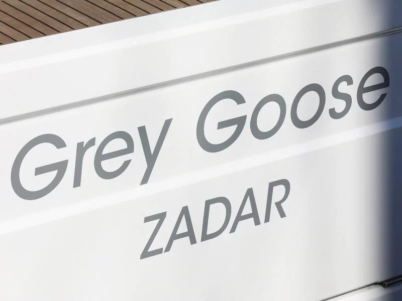Oceanis 51.1 (GREY GOOSE)  - 12