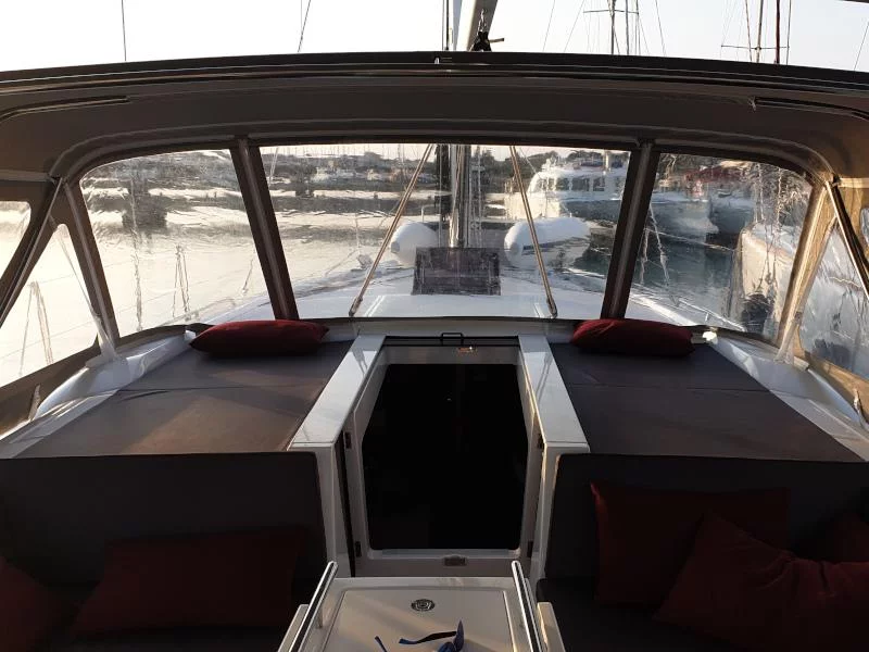 Oceanis 51.1 (GREY GOOSE)  - 71