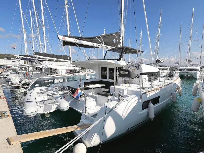 Lagoon 40 (2) (NINA II)  - 20