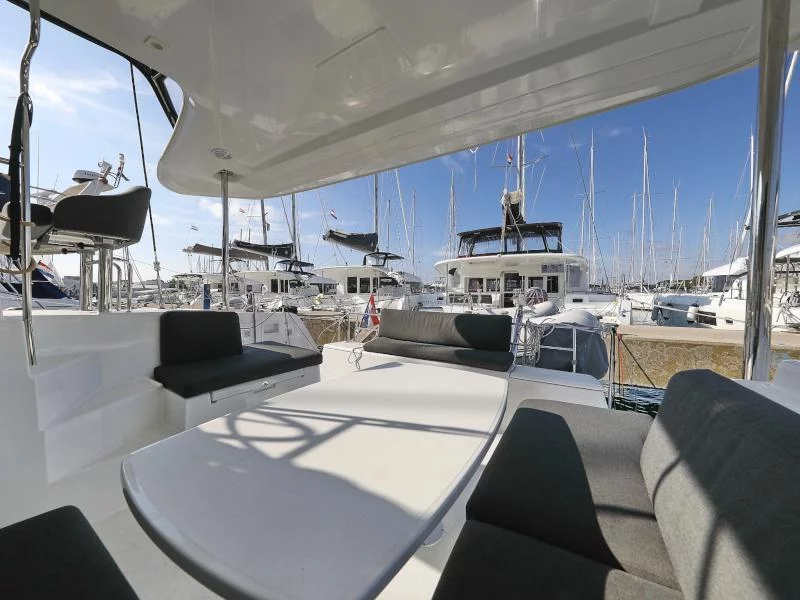 Lagoon 40 (2) (NINA II)  - 29