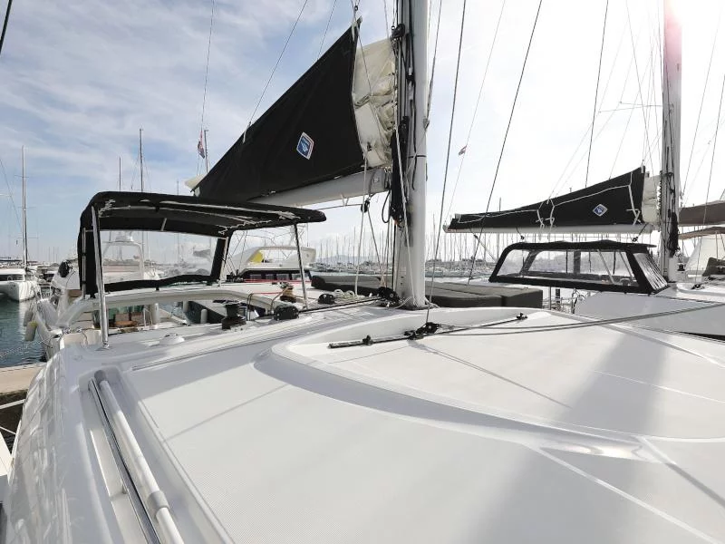 Lagoon 40 (MARI)  - 42