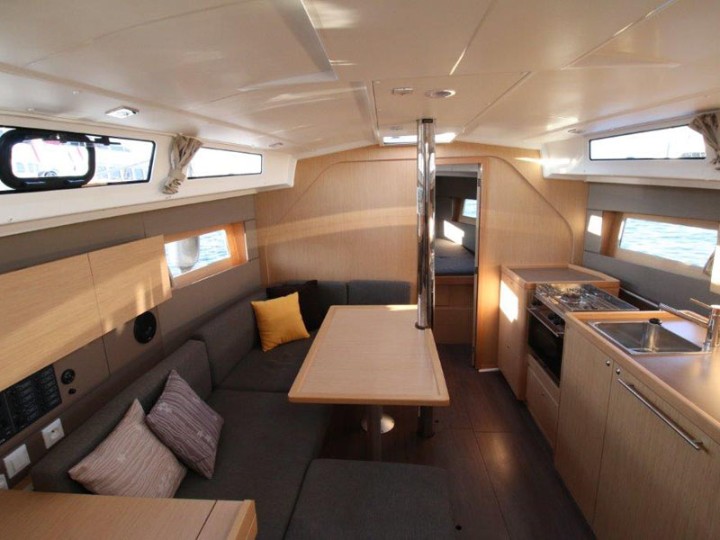 Photo #6 - Oceanis 38 (GREY PEARL) en Izola - 12159