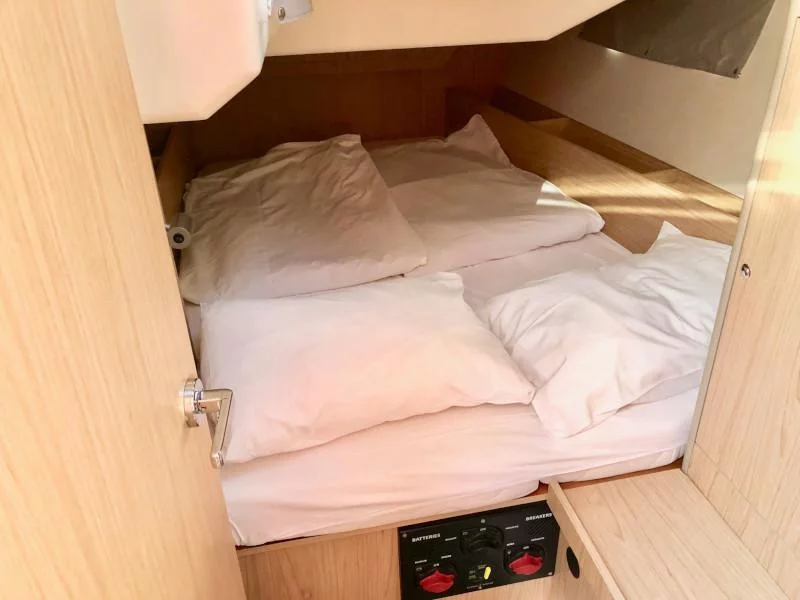 Oceanis 41.1 (Honey)  - 7