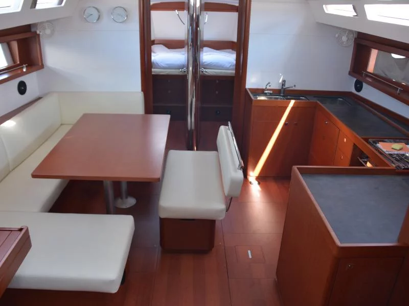 Oceanis 48 (Lucy) Interior image - 7