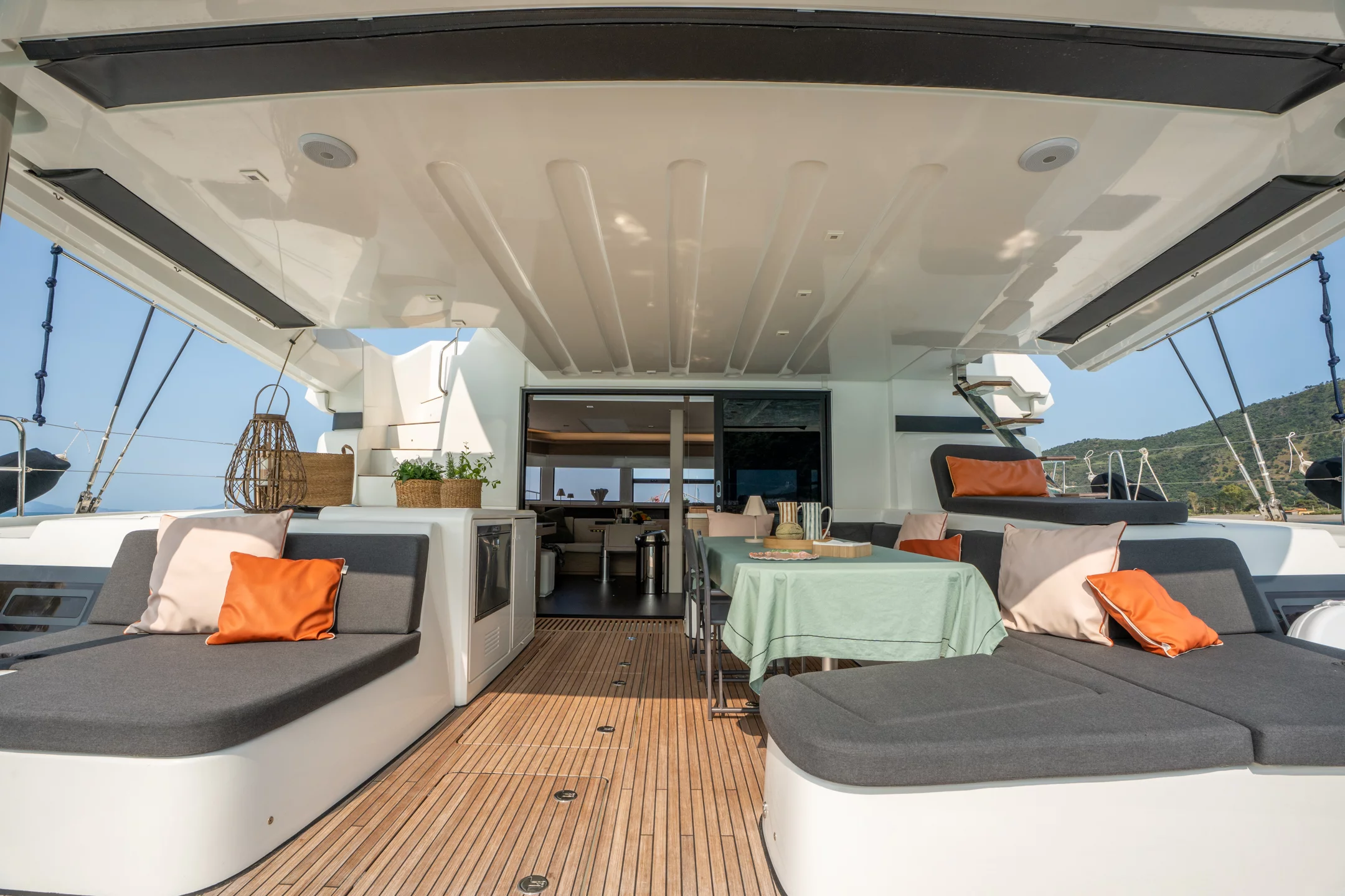 Lagoon 55 (SAILUXE - Vega) Cockpit - 1