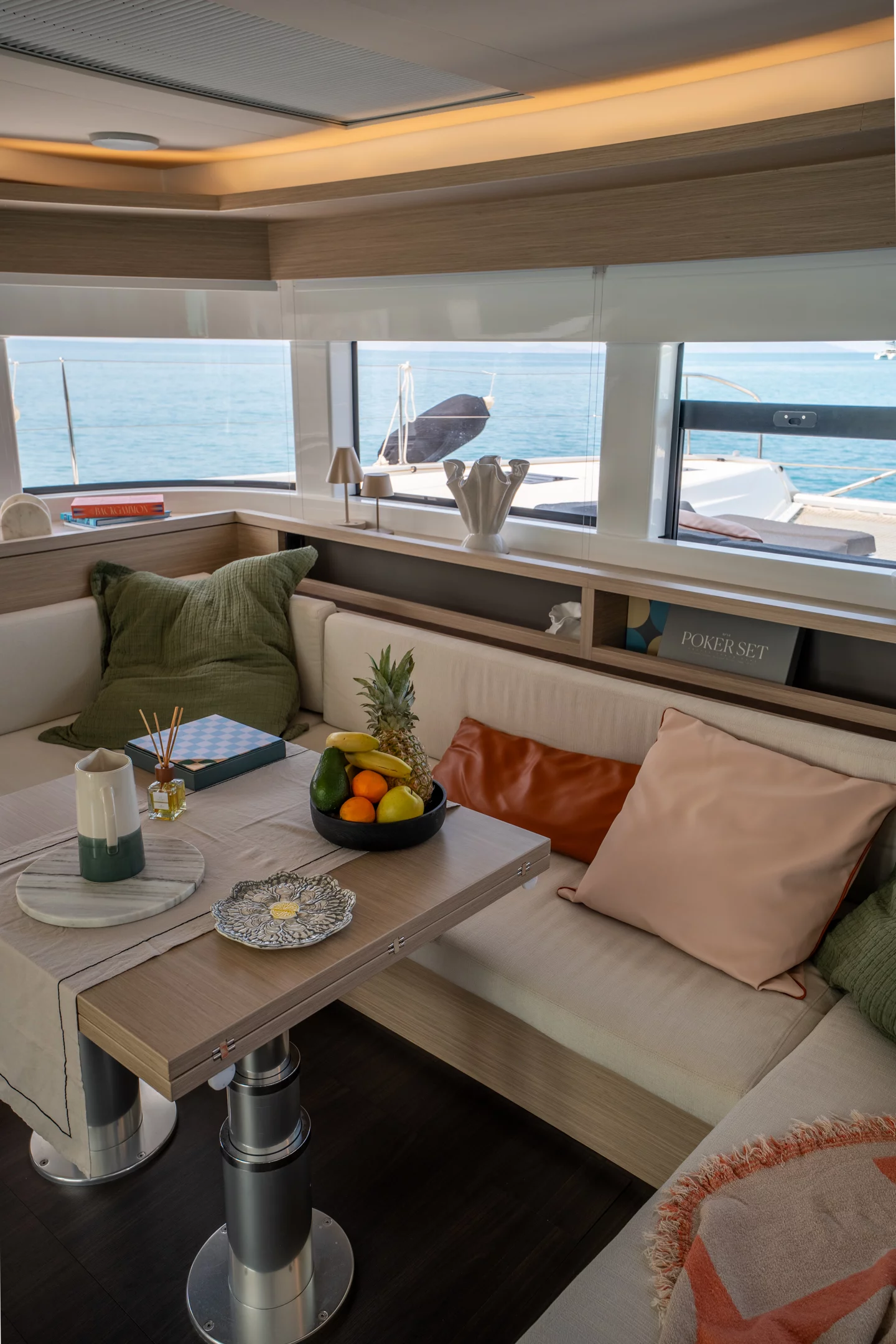 Lagoon 55 (SAILUXE - Vega) Dinette - 18