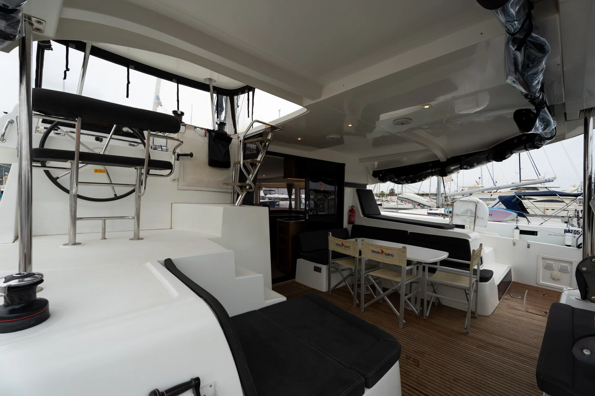 Lagoon 42 (Cappero - Standard line) Cockpit - 6
