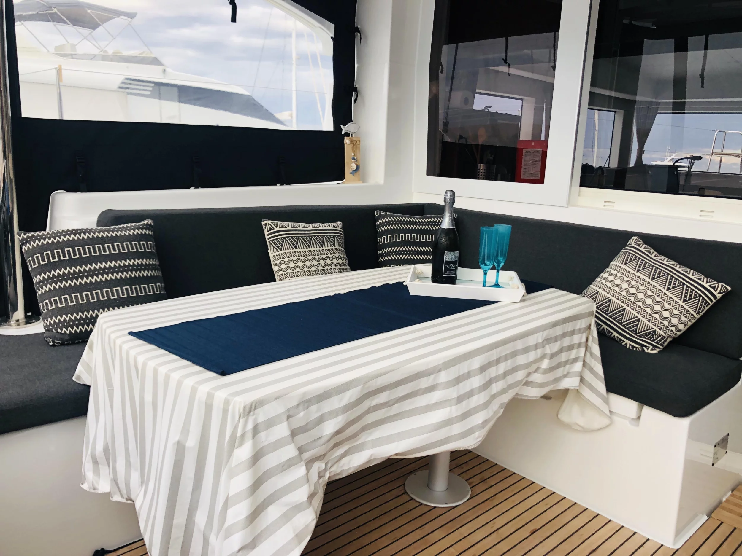 Lagoon 40 (Samana - Standard line) Cockpit - 12