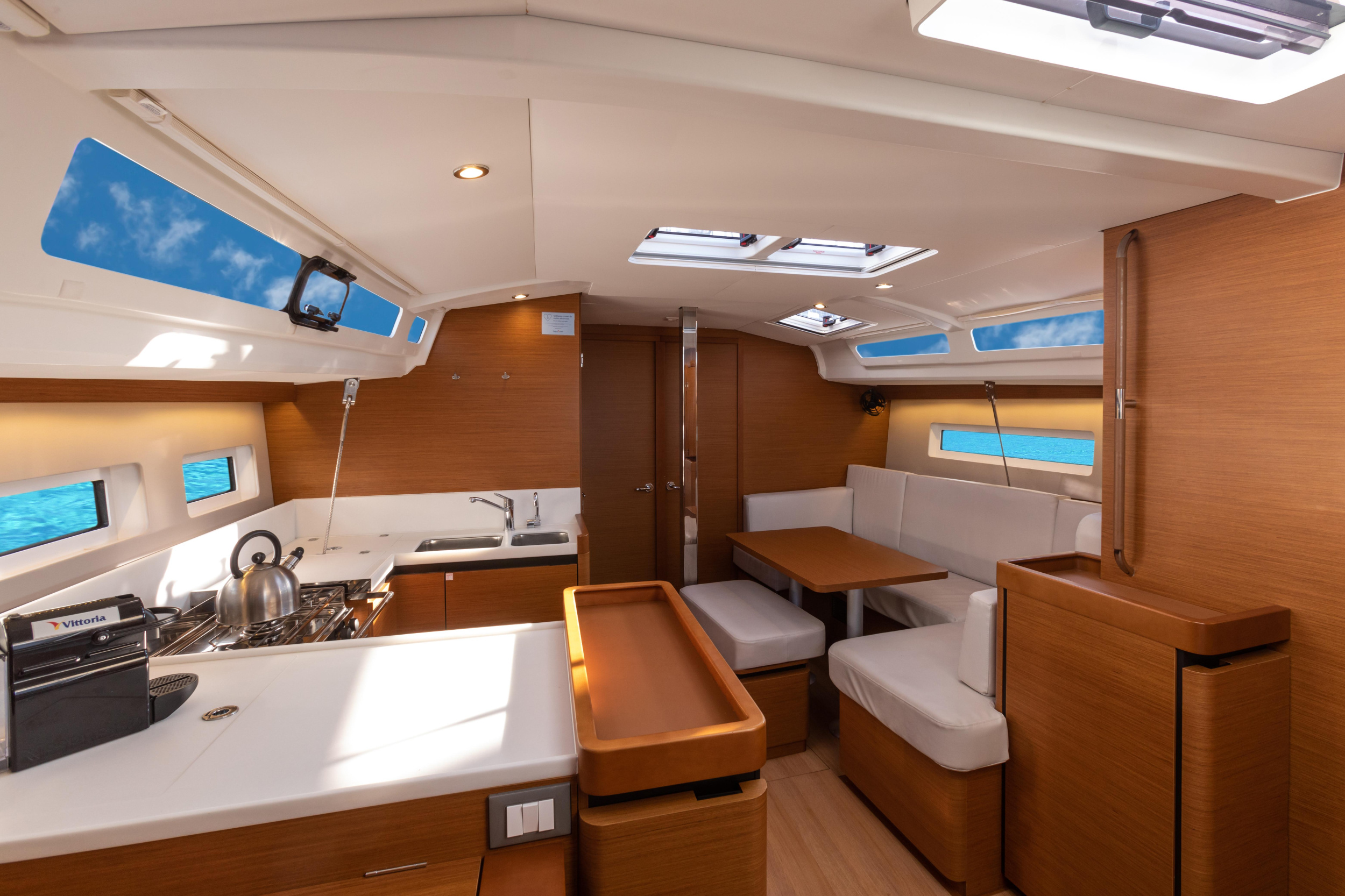 Photo #23 - Sun Odyssey 440 (Vittoria - Standard line) in Capo d'Orlando - 25311