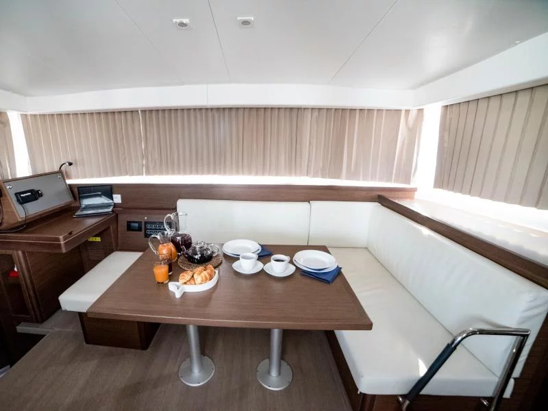 Lagoon 40 (Il Vento) Interior image - 19