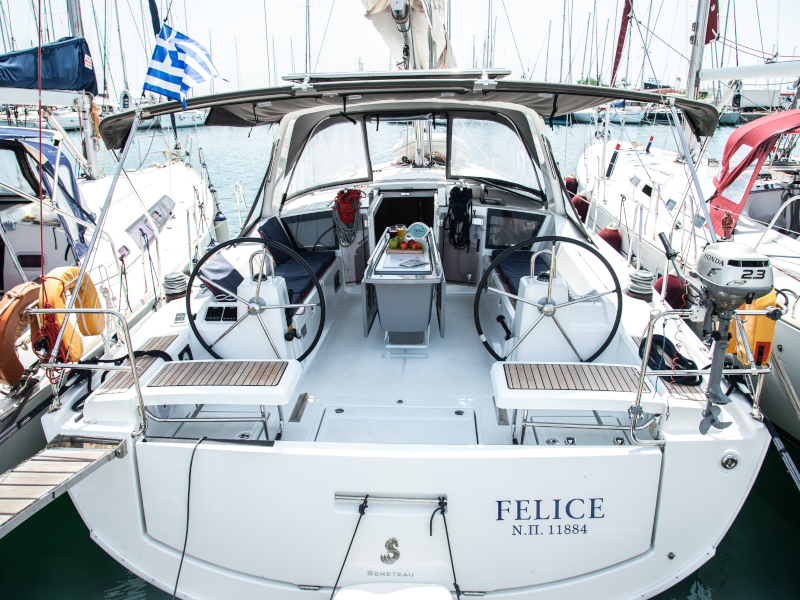 Photo #2 - Oceanis 41.1 (Felice) in Athen - 5984