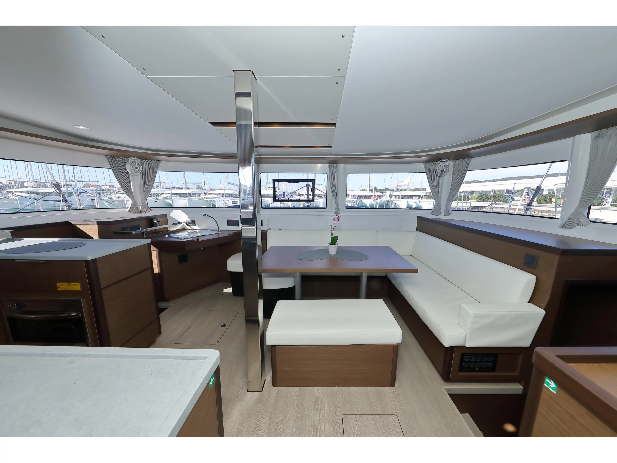 Lagoon 46 (WHY NOT) Interior image - 26