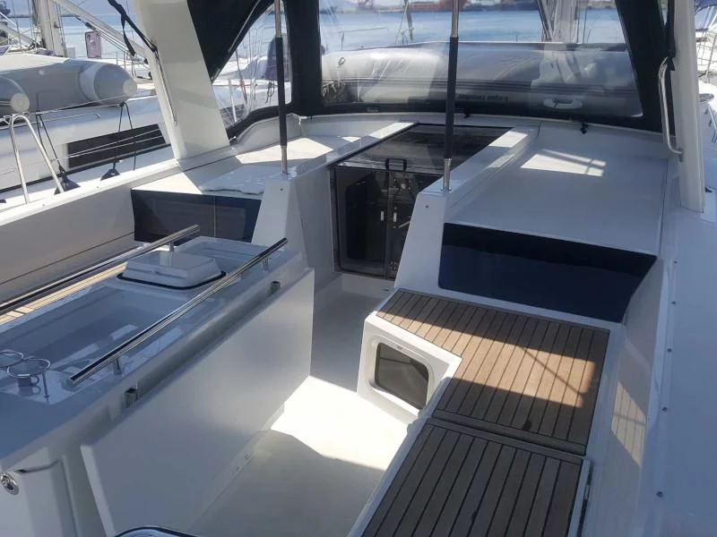 Oceanis 51.1 (Euphoria)  - 18