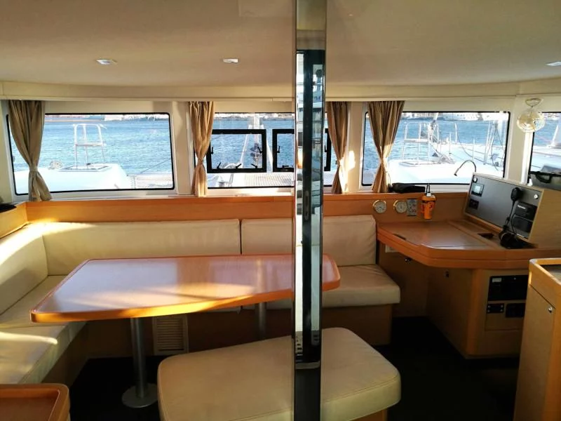 Lagoon 42 (Fantasea) Interior image - 6