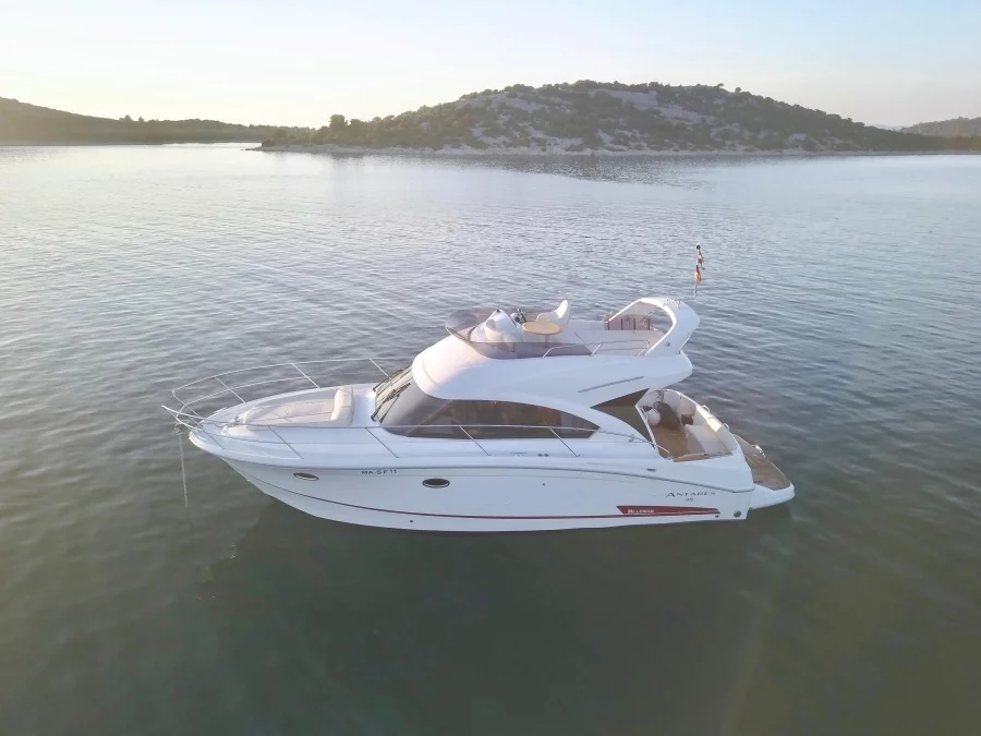 Beneteau Antares 36 (SOLAVIS)  - 10