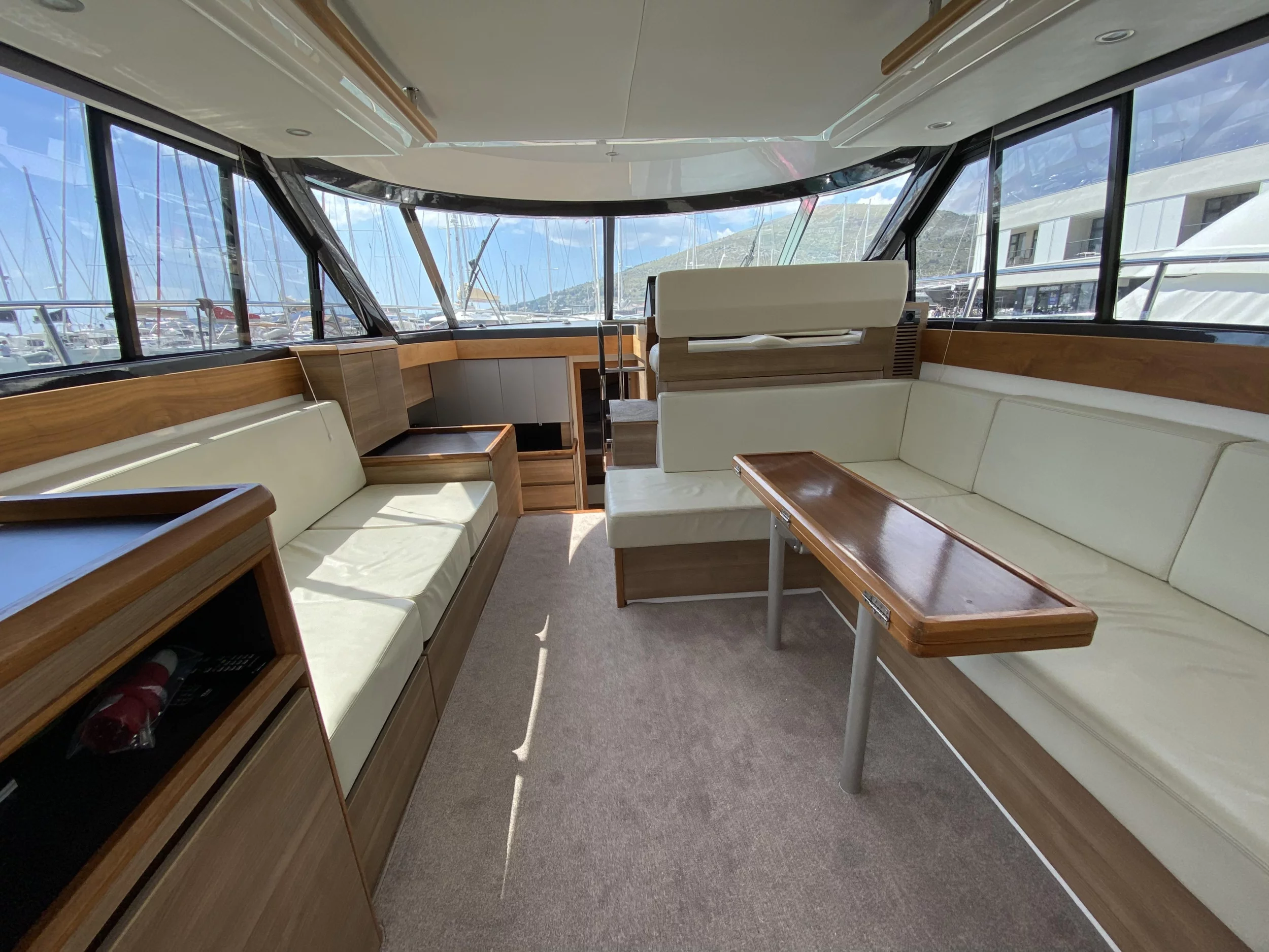Sealine F450 (ESA 4)  - 23