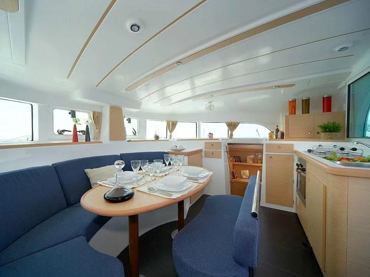 Lagoon 380 (Butterfly) Interior image - 2
