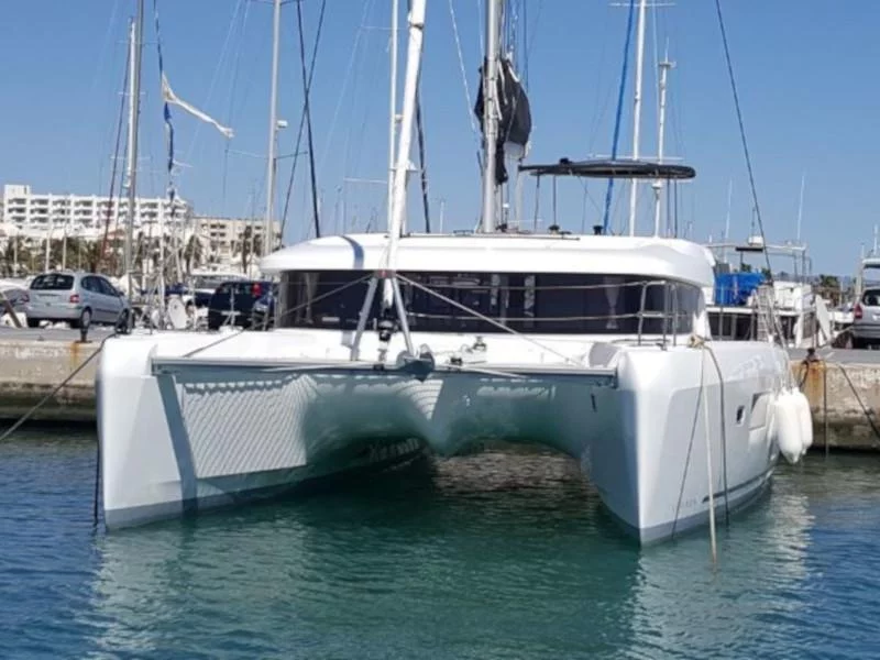 Lagoon 42 (Mares)  - 6