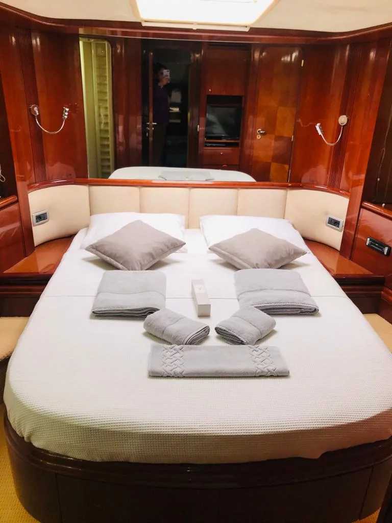 Azimut 80 (Alibi)  - 5