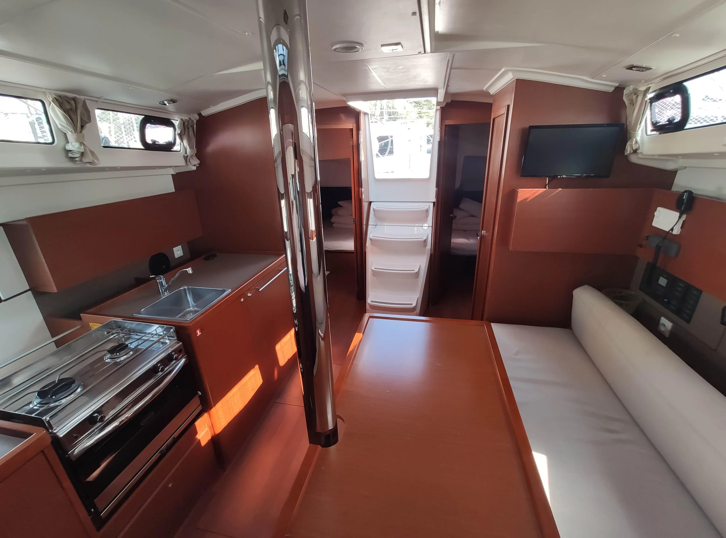 Oceanis 38.1 (Citrea)  - 13
