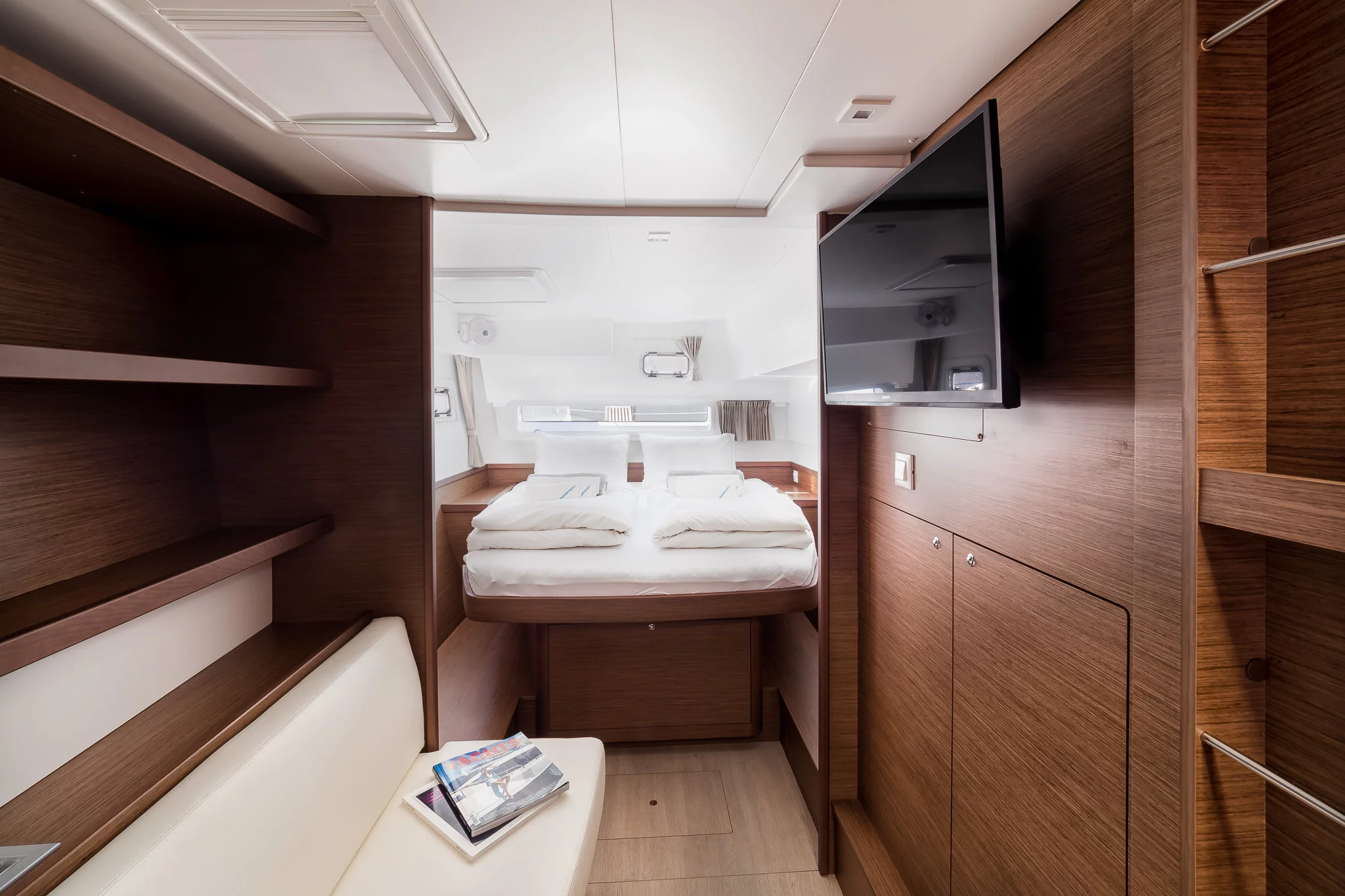 Lagoon 42 (LA PERLA (WITH AC& OWNER VERSION))  - 1