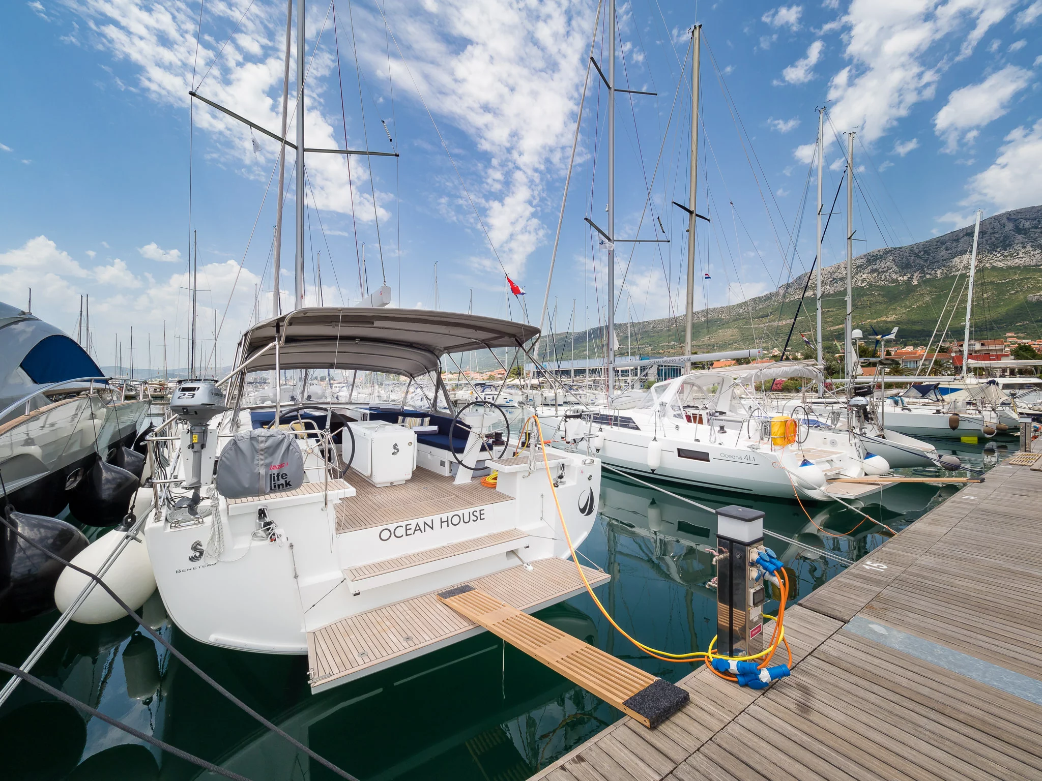 Oceanis 51.1 (OCEAN HOUSE (WITH AC&))  - 6