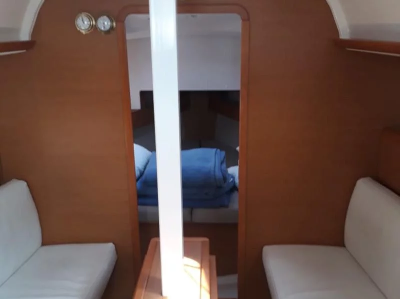 Sun Odyssey 33i (Arosa)  - 1