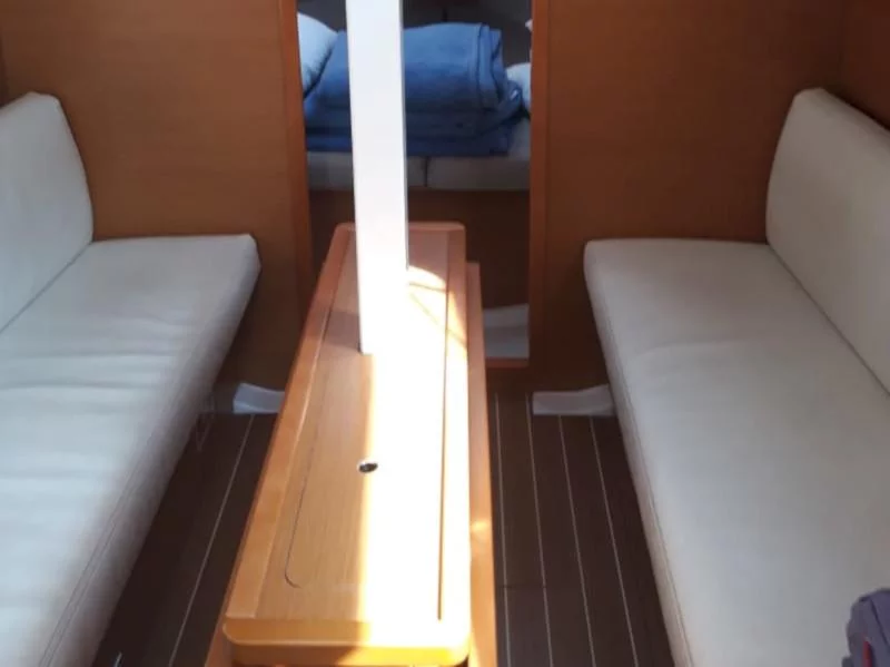 Sun Odyssey 33i (Britannia) Interior image - 3