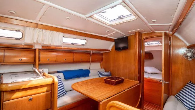 Bavaria Cruiser 32 (LILA)  - 4