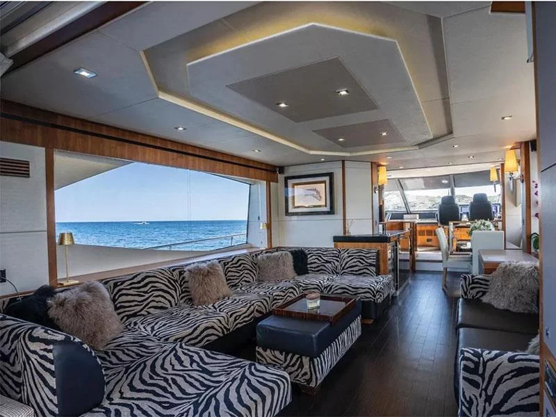 Sunseeker Manhattan 73 (Goldeneye) Interior image - 16