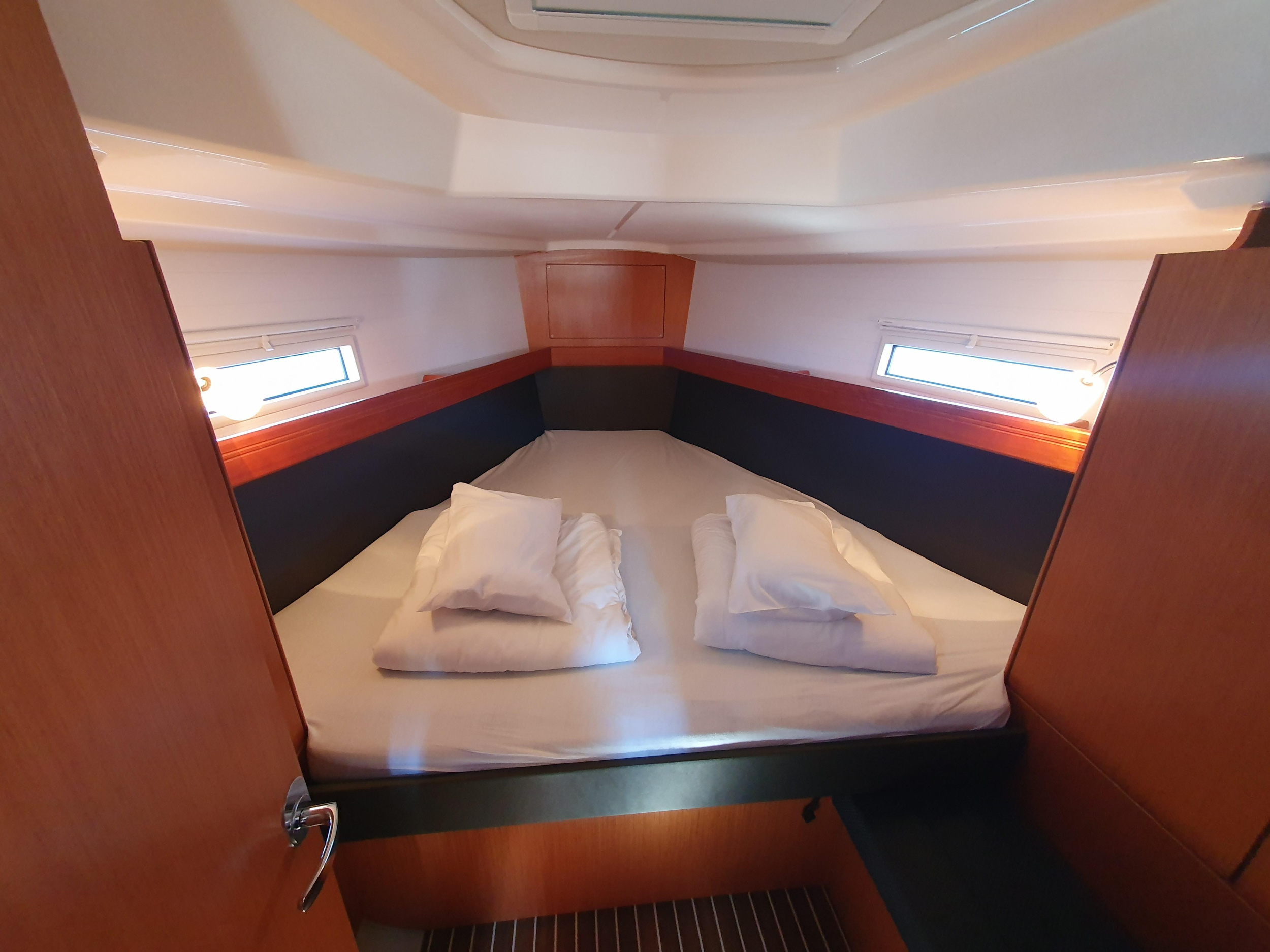 Photo #3 - Bavaria Cruiser 37 (Emerald) in Drage - 14270