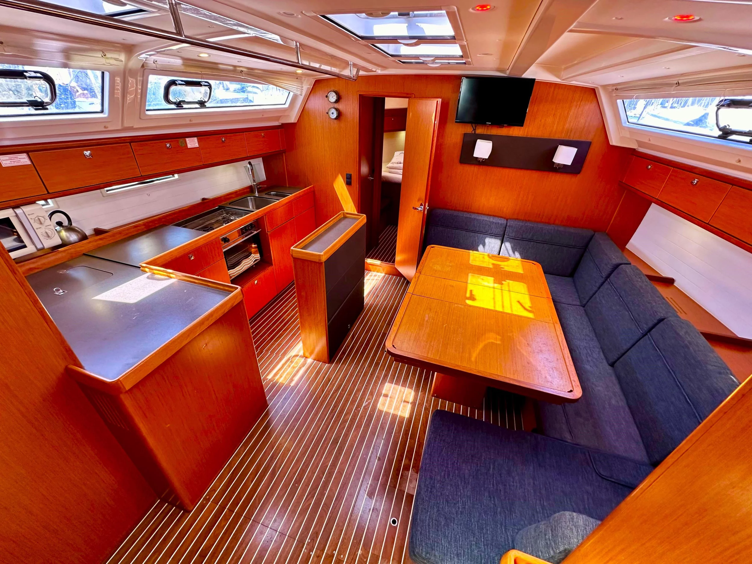 Bavaria Cruiser 46 (Sestrica) Interior image - 10