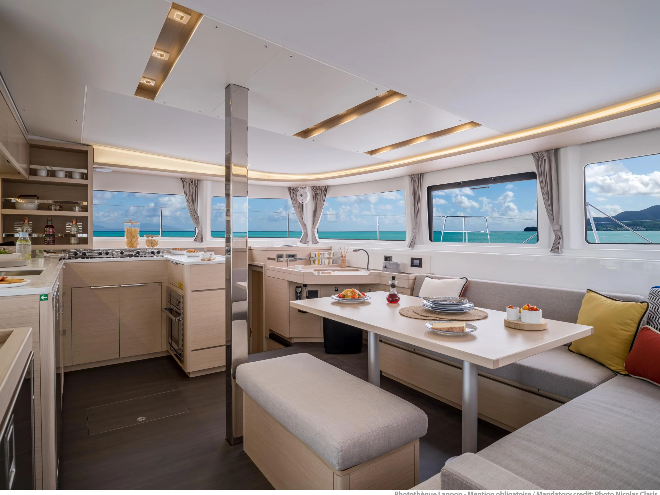 Lagoon 46 (GUILTY PLEASURE) Interior image - 12