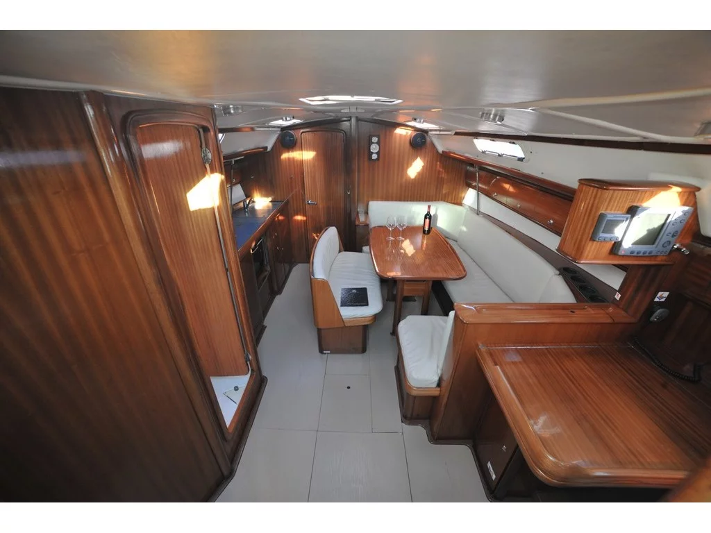 Bavaria 38 (Tommy) Interior image - 14