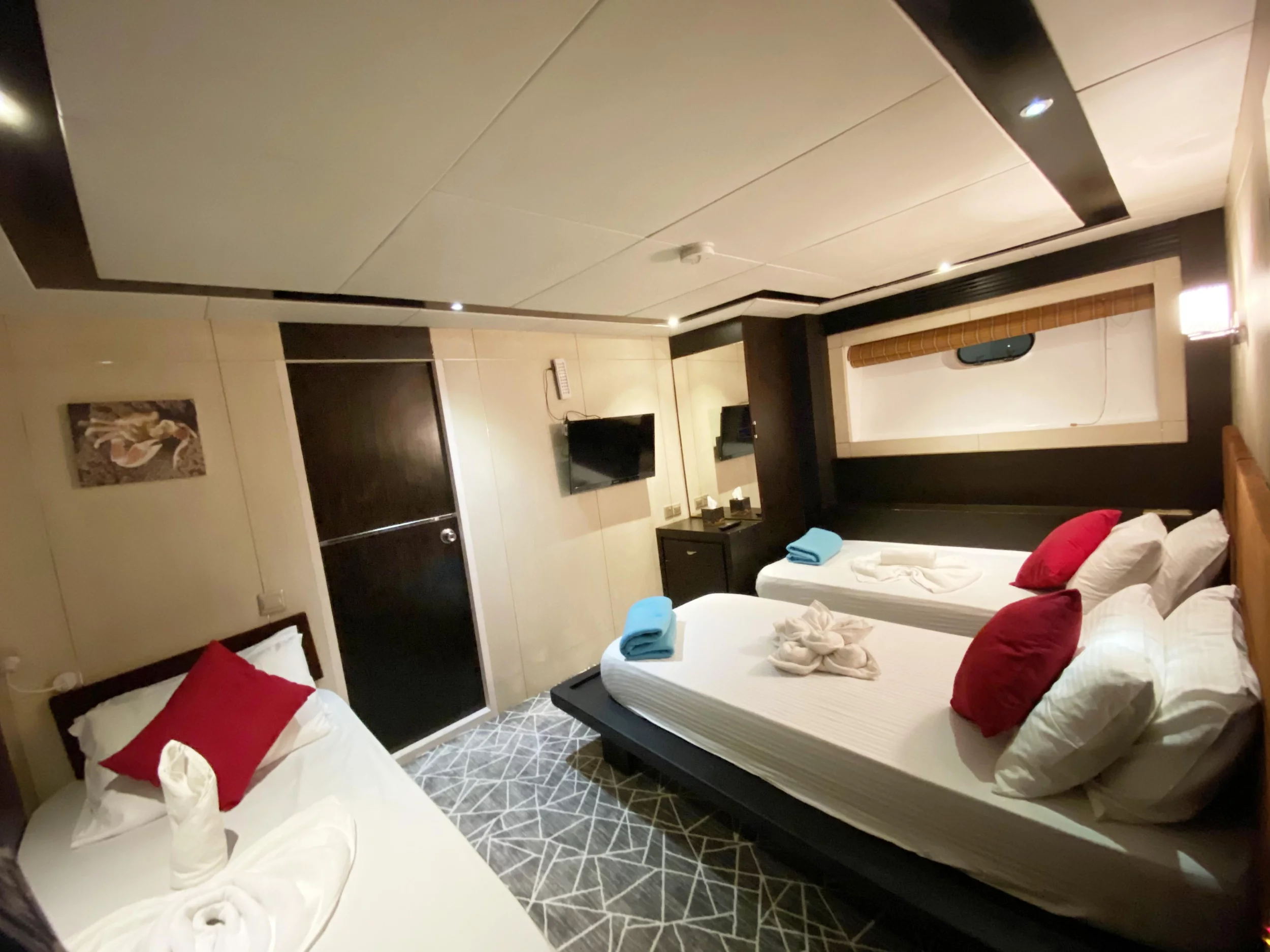 Motoryacht 33M (M/Y Honors Legacy)  - 6