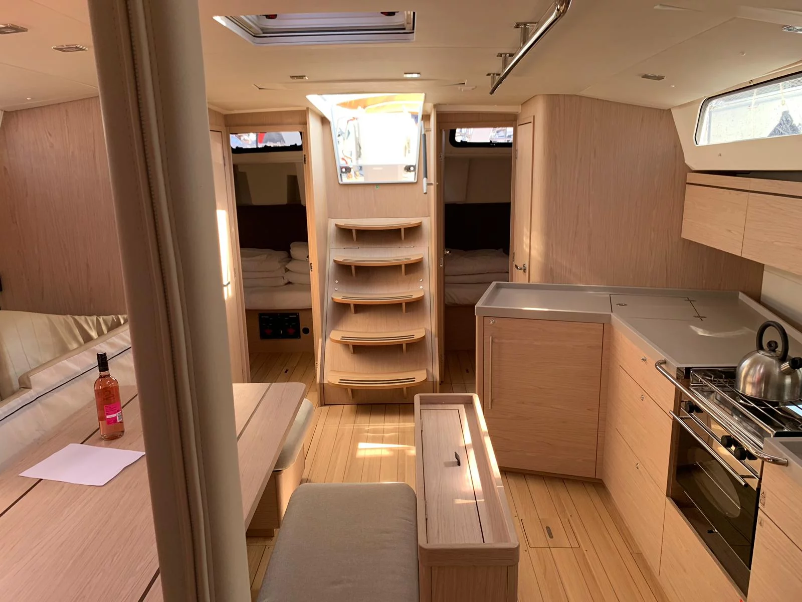 Oceanis 46.1 (LEVITAN) Interior image - 1