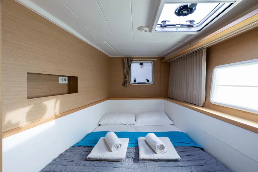 Lagoon 400 S2 (Seaker | Solar Panel, Inv 2000W)  - 14