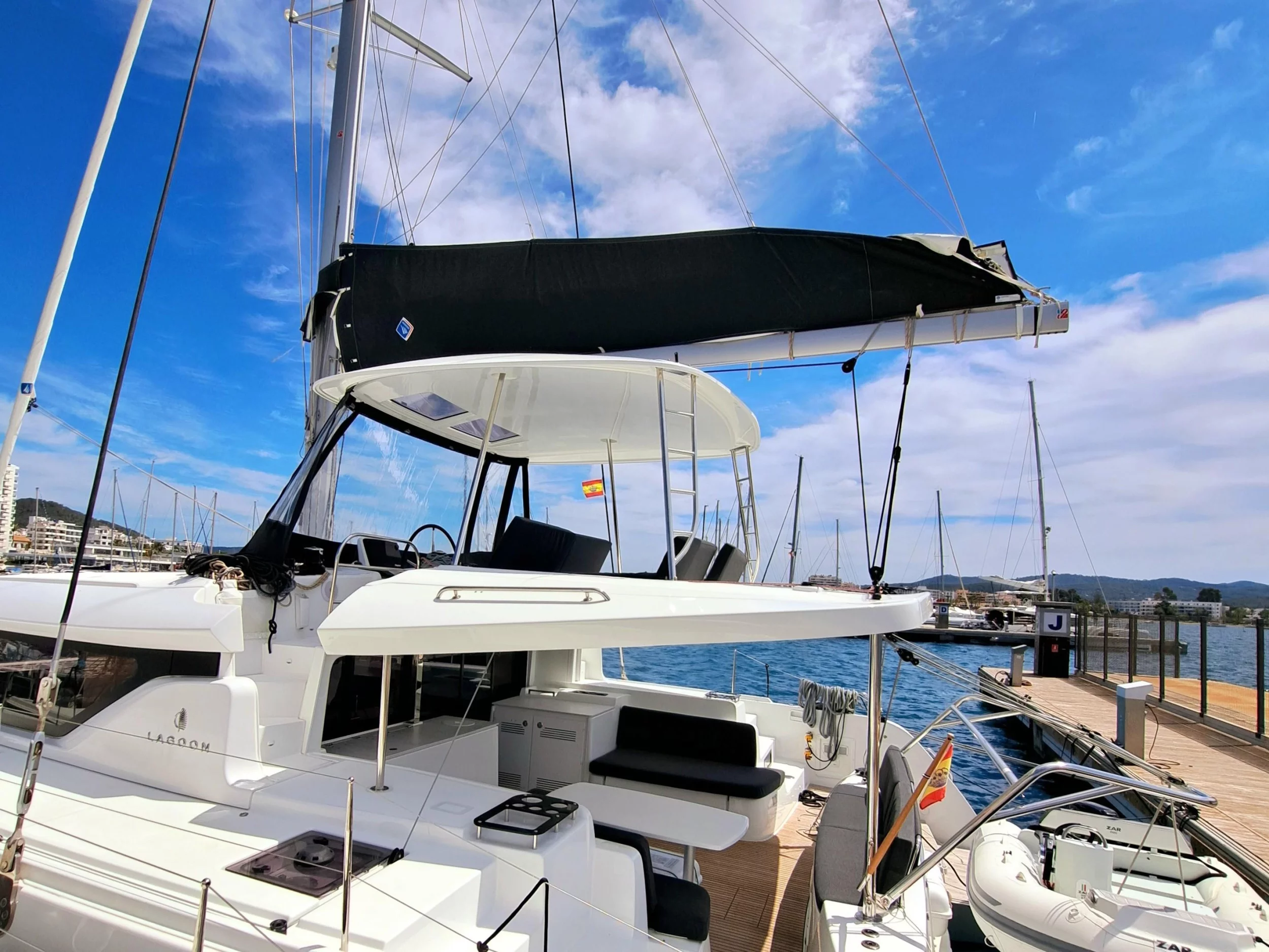 LAGOON 46 / 4 CABINS (BLUE REGENERATION) Main image - 0