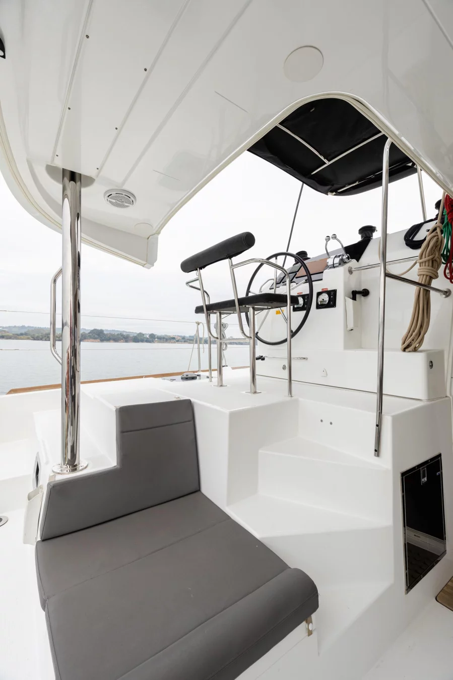 Lagoon 400 S2 (Seaker | Solar Panel, Inv 2000W)  - 5