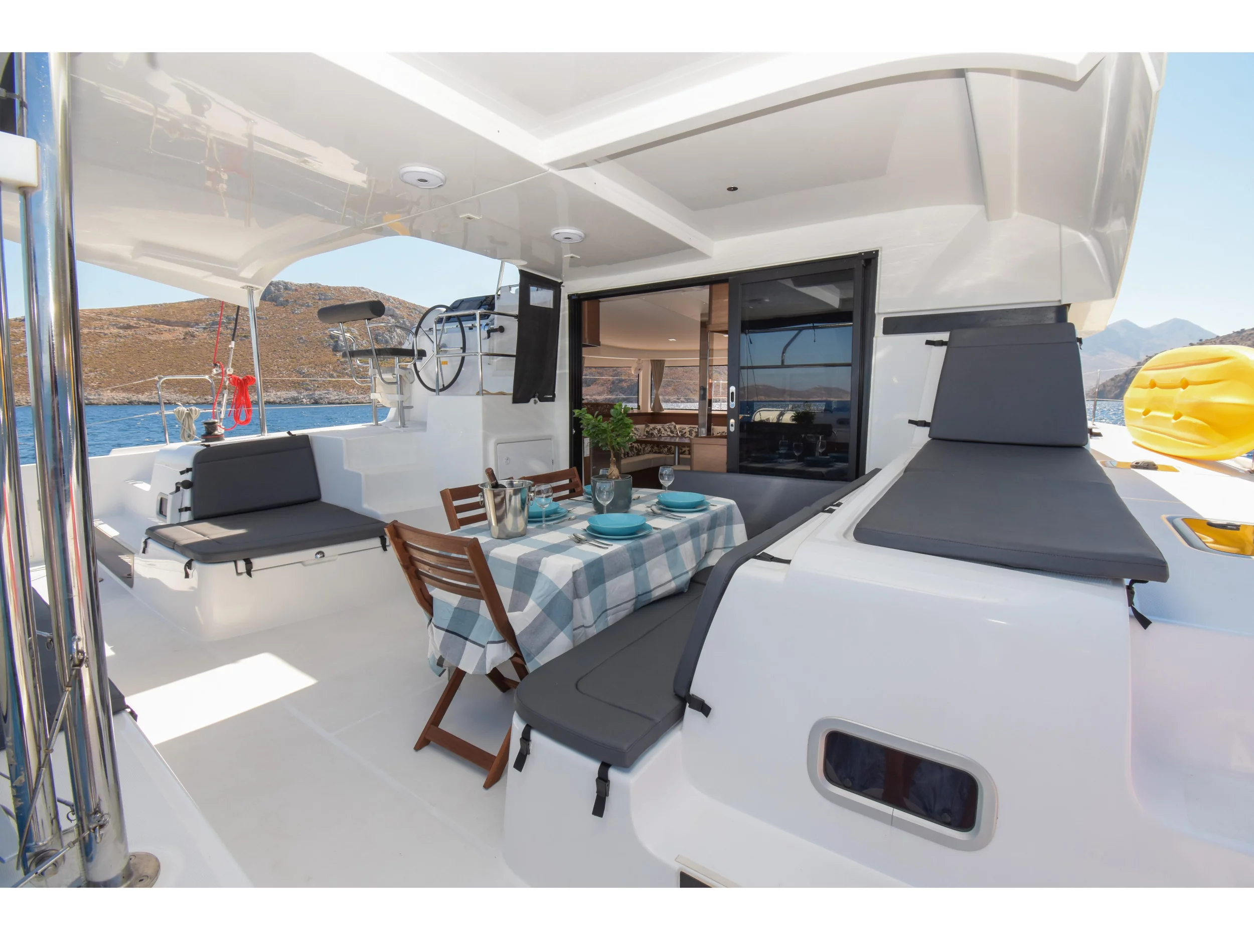 Lagoon 42 (Aenaos) Interior image - 14
