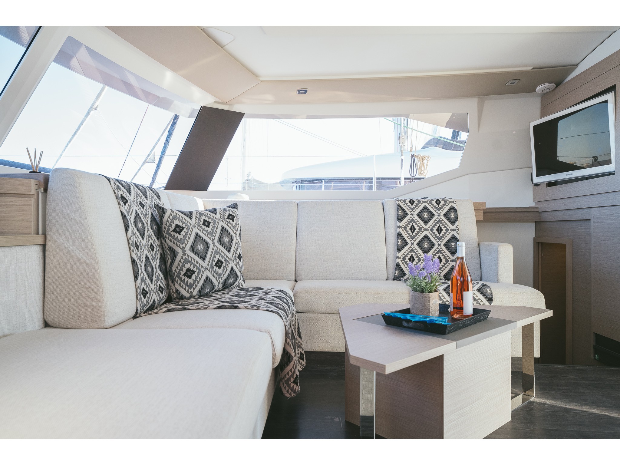 Photo #3 - Fountaine Pajot 47 SAONA LUX (GEN, AC, WATERMAKER) (AquaSpirit) en Lavrion - 11443