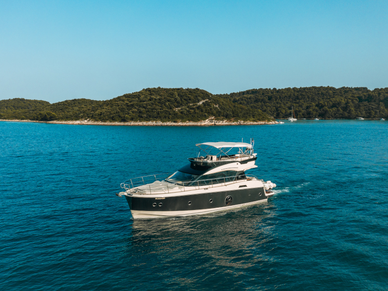 Photo #1 - Monte Carlo 5 (Blizzard) in Trogir - 9330