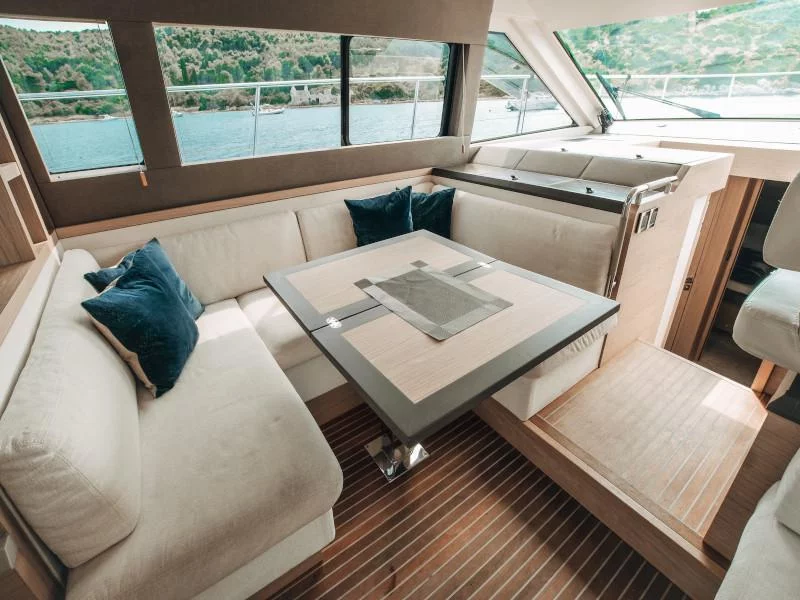 Monte Carlo 5 (Blizzard) Interior image - 34