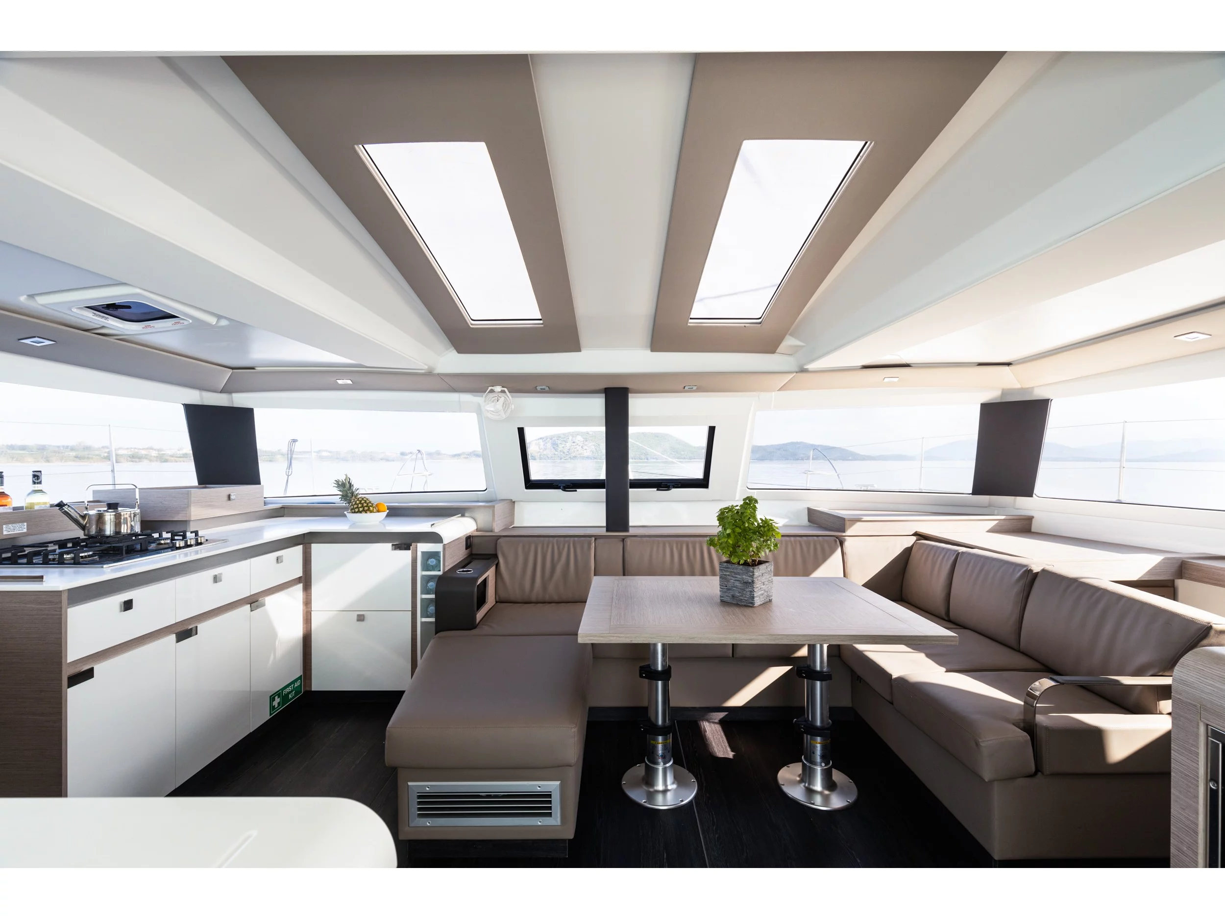 Elba 45 (Vienna Pearl |, Gen, Water-maker, 12 pax) Interior image - 17