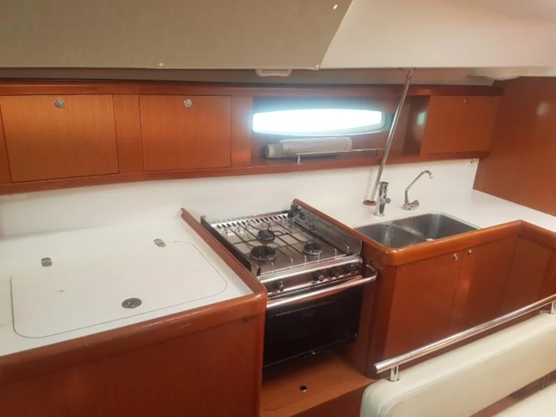 Oceanis 46 (Myron)  - 6